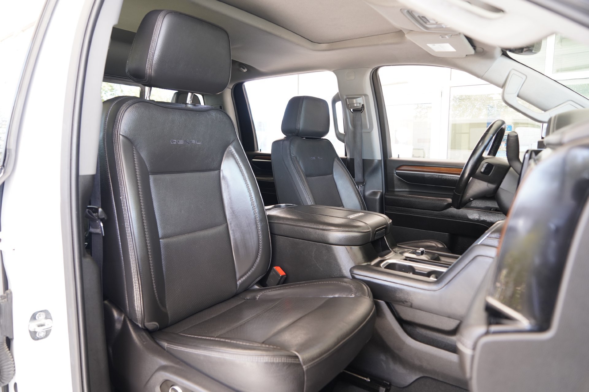 Used 2024 GMC Sierra 2500 Denali w/ Denali Reserve Package AWD/4WD image 27