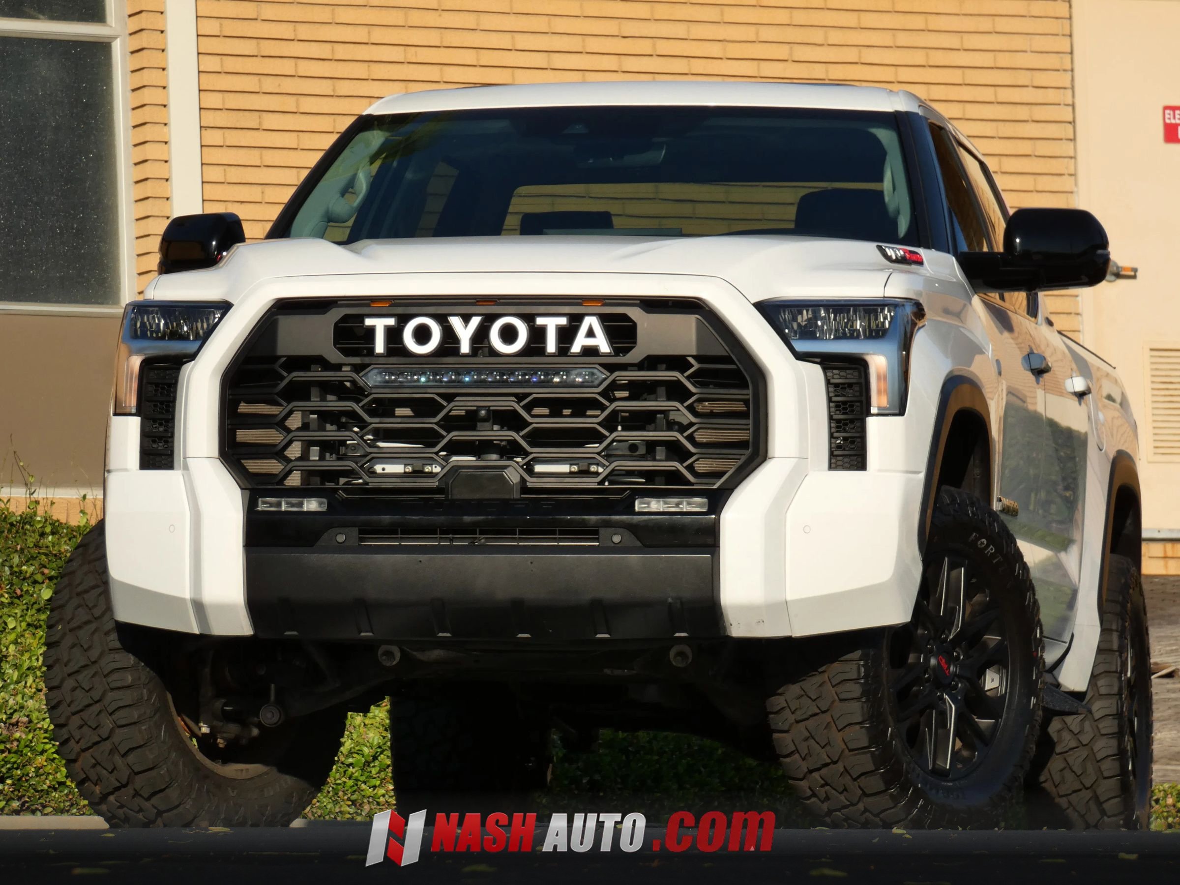 Used 2024 Toyota Tundra Limited AWD/4WD image 2