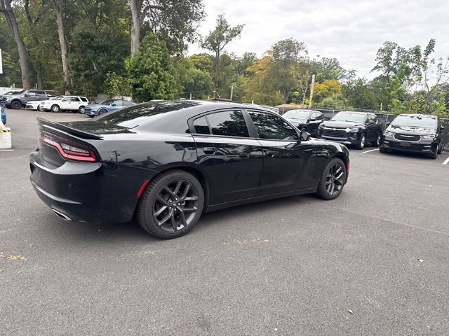 Used 2021 Dodge Charger SXT w/ Blacktop Package RWD image 9