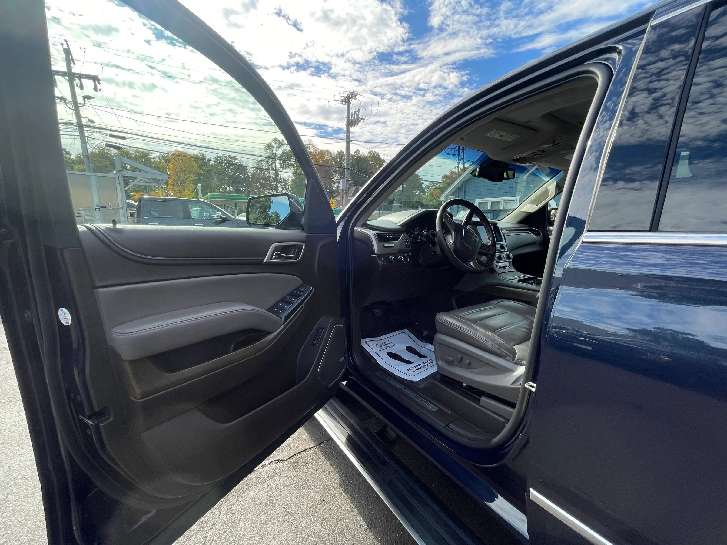 Used 2018 GMC Yukon Denali w/ Open Road Package AWD/4WD image 10