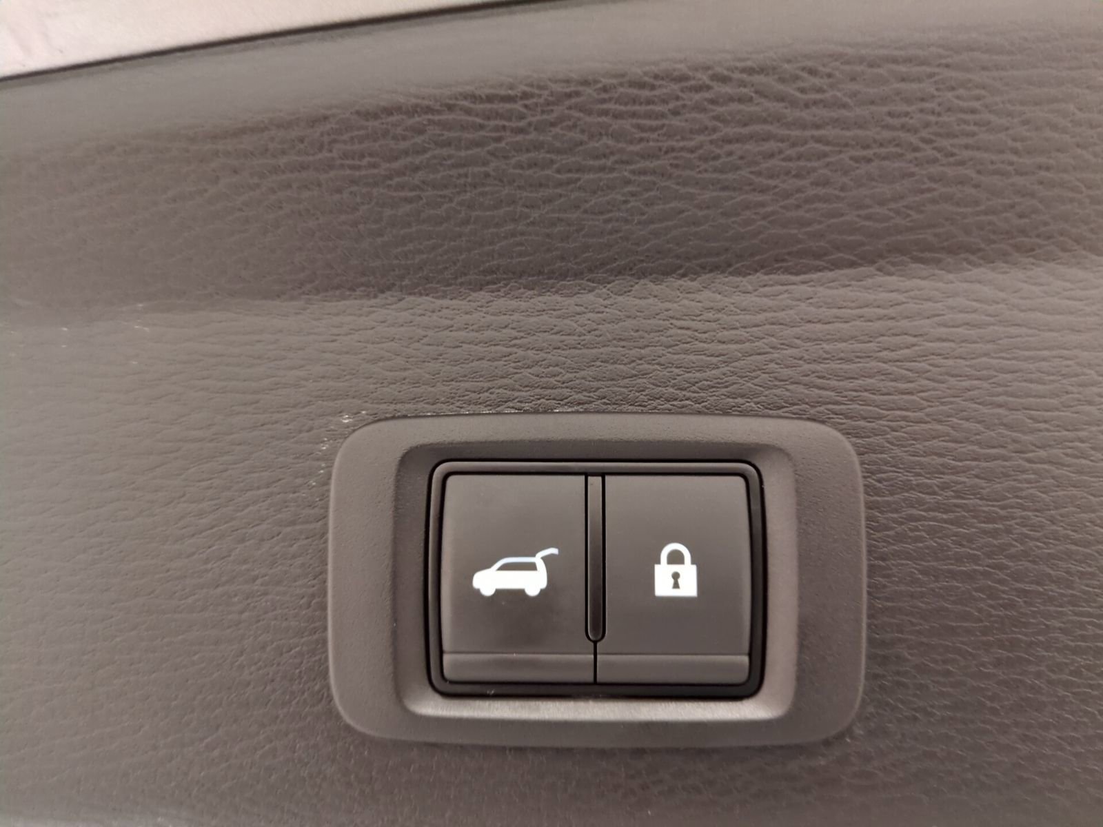 Used 2024 Mitsubishi Outlander SE image 16