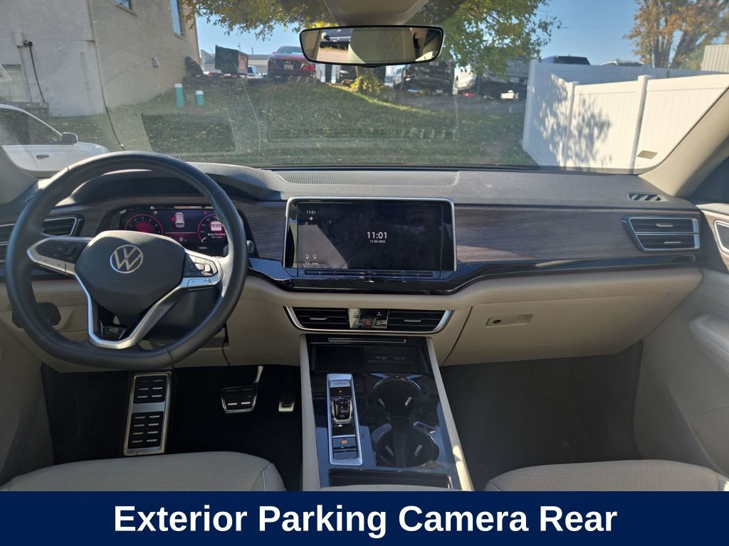Used 2025 Volkswagen Atlas SEL Premium R-Line image 15