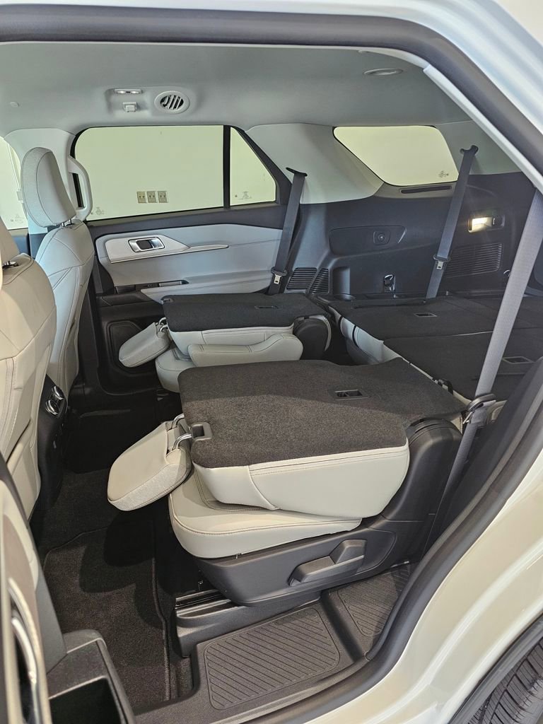 New 2025 Ford Explorer Active w/ Active Comfort Package image 30