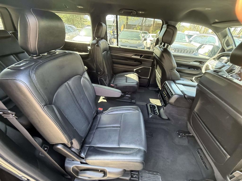 Used 2024 Jeep Wagoneer Series III image 10