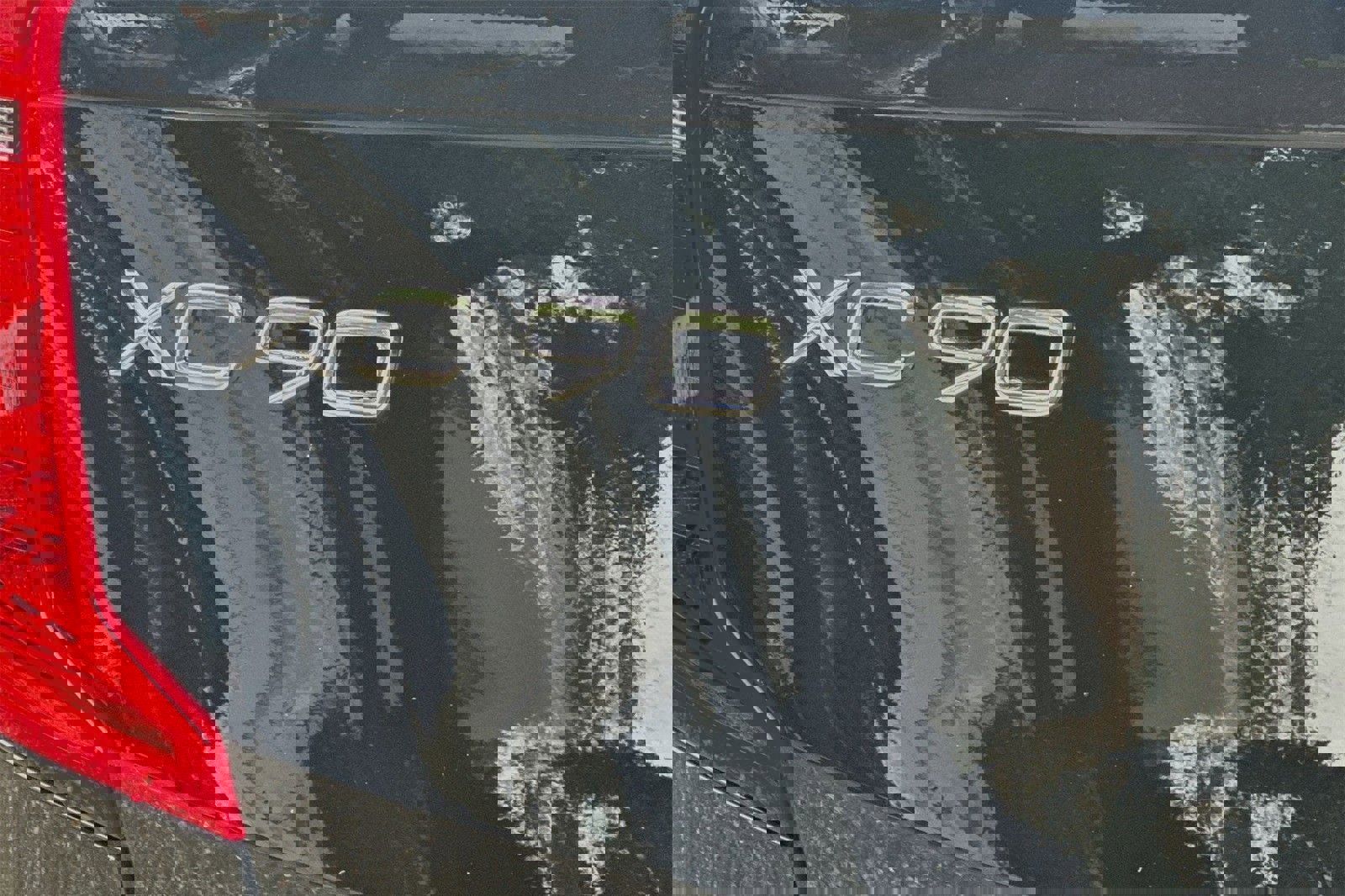 Certified 2025 Volvo XC90 B6 Ultra w/ Protection Package Premier image 25