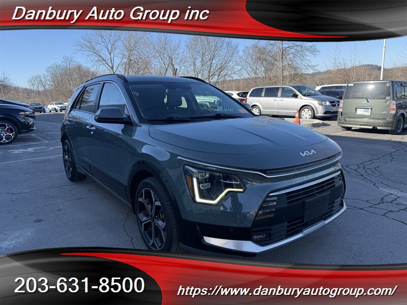 Used 2023 Kia Niro SX Touring FWD image 7