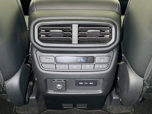 Used 2025 Honda Pilot Elite image 25