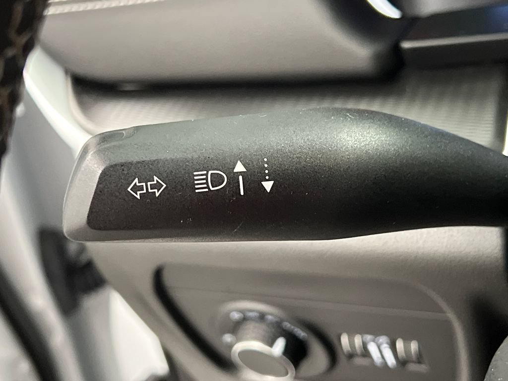 Used 2025 Jeep Grand Cherokee Altitude AWD/4WD image 50