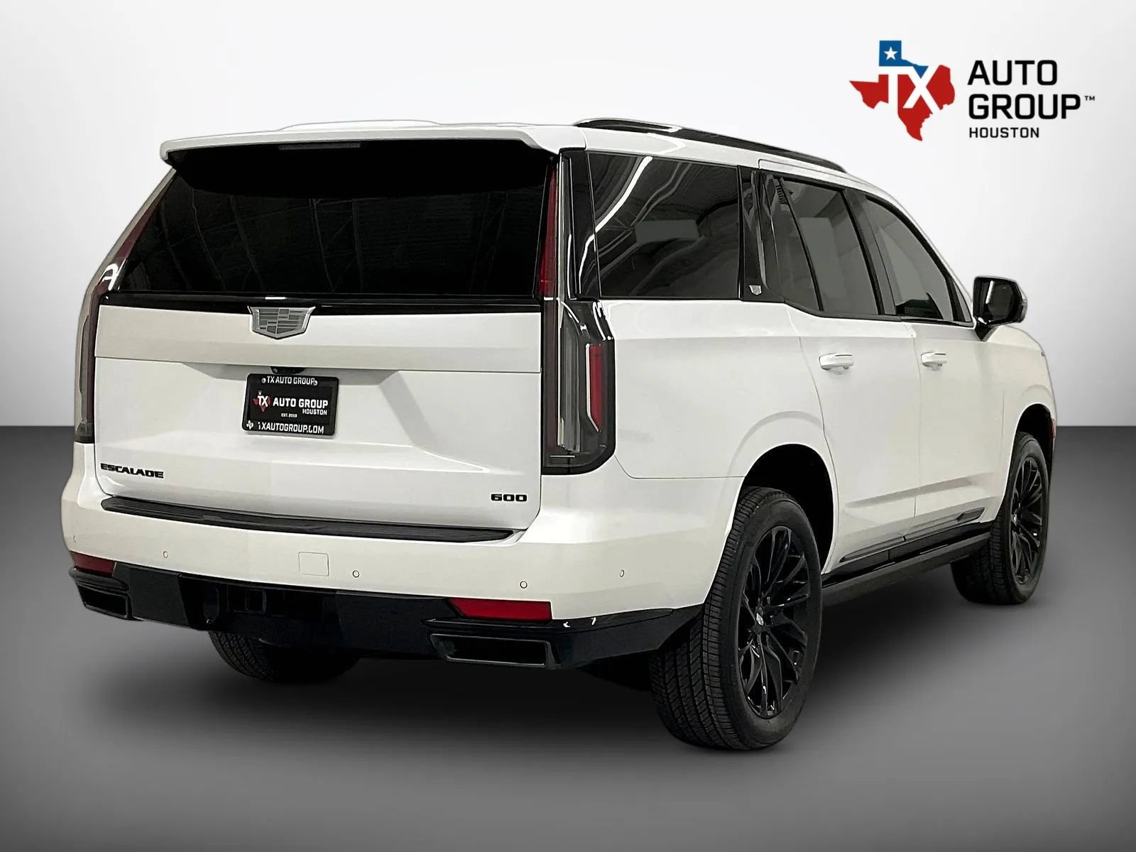 Used 2024 Cadillac Escalade Sport Platinum w/ LPO, ONYX Package AWD/4WD image 6