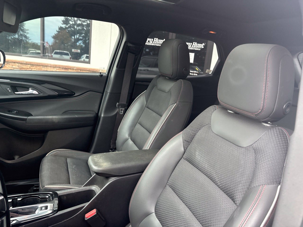 Used 2022 Chevrolet TrailBlazer RS w/ Sun and Liftgate Package AWD/4WD image 3