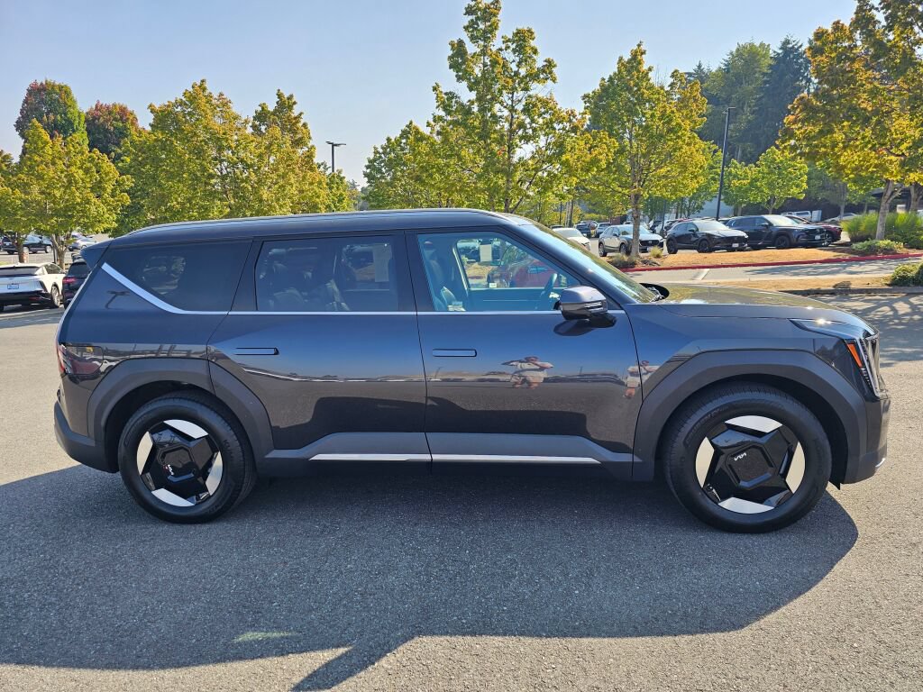 Certified 2024 Kia EV9 Wind AWD/4WD image 4