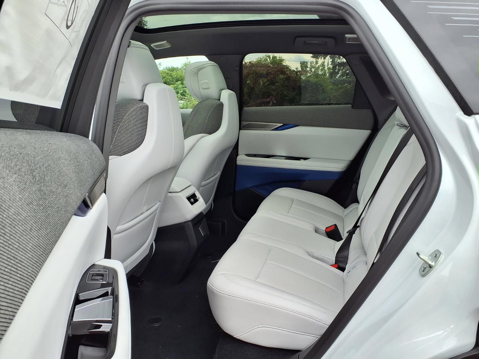 New 2027 Cadillac Optiq Sport w/ LPO, Floor Liner Package AWD/4WD image 8
