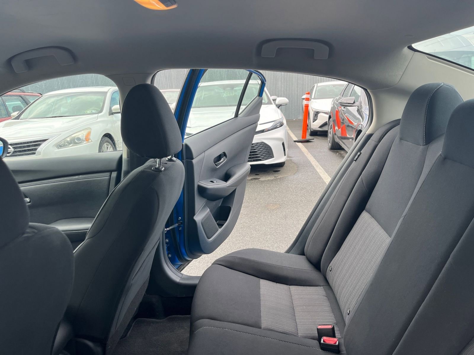 Used 2025 Nissan Sentra SV FWD image 38
