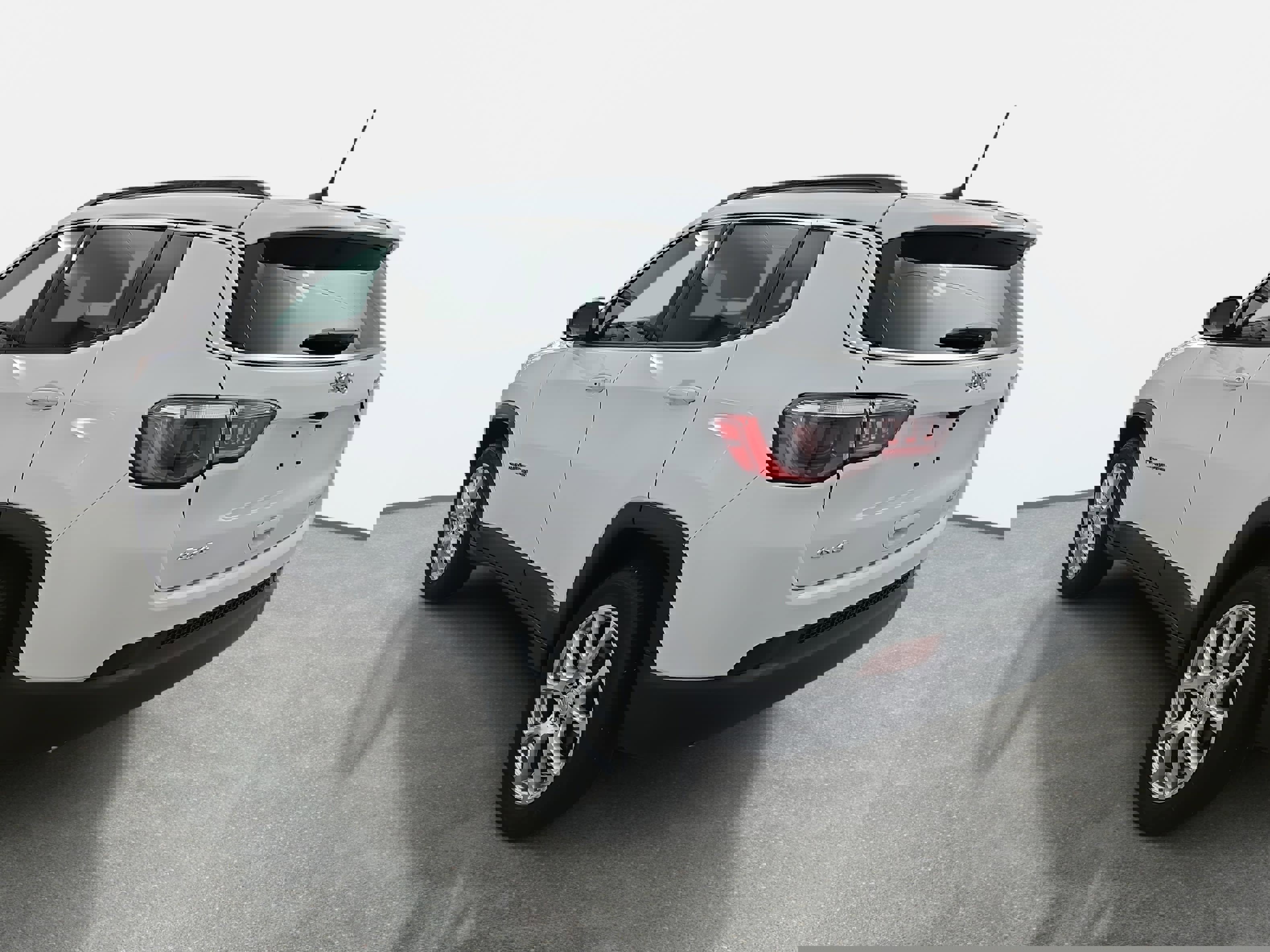 Used 2023 Jeep Compass Latitude image 7