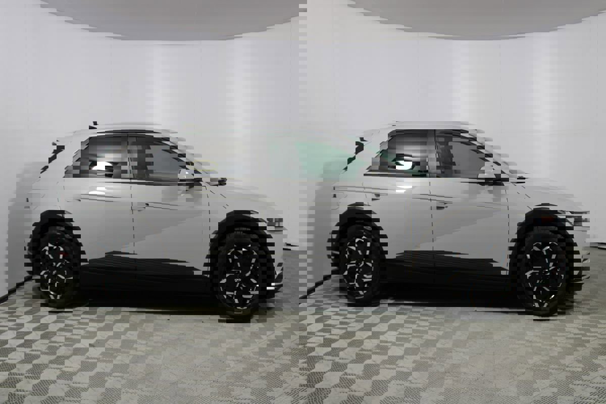 Used 2024 Hyundai Ioniq 5 SEL image 30