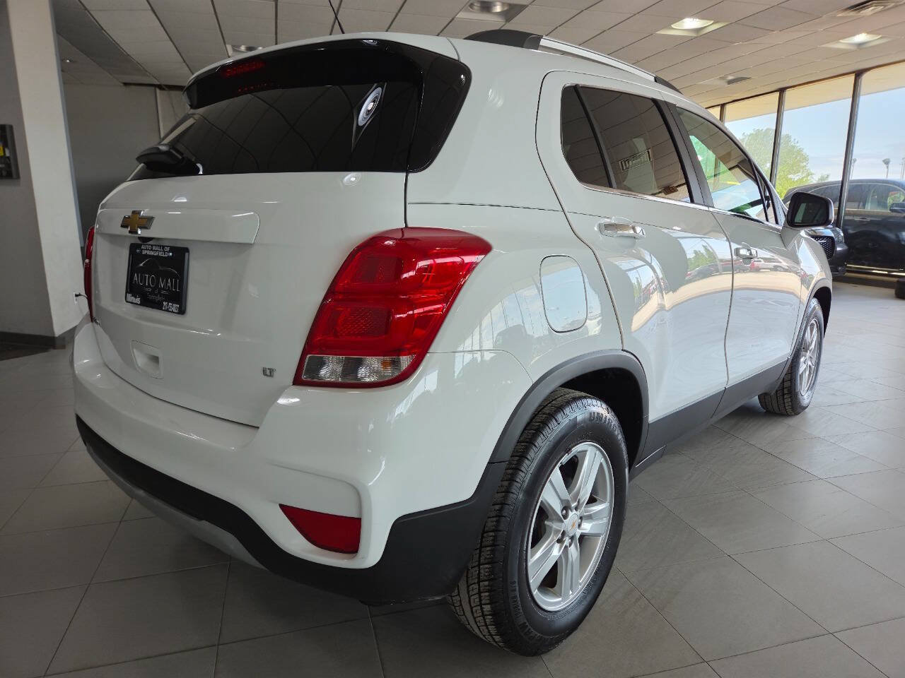 Used 2019 Chevrolet Trax LT w/ LT Convenience Package FWD image 7
