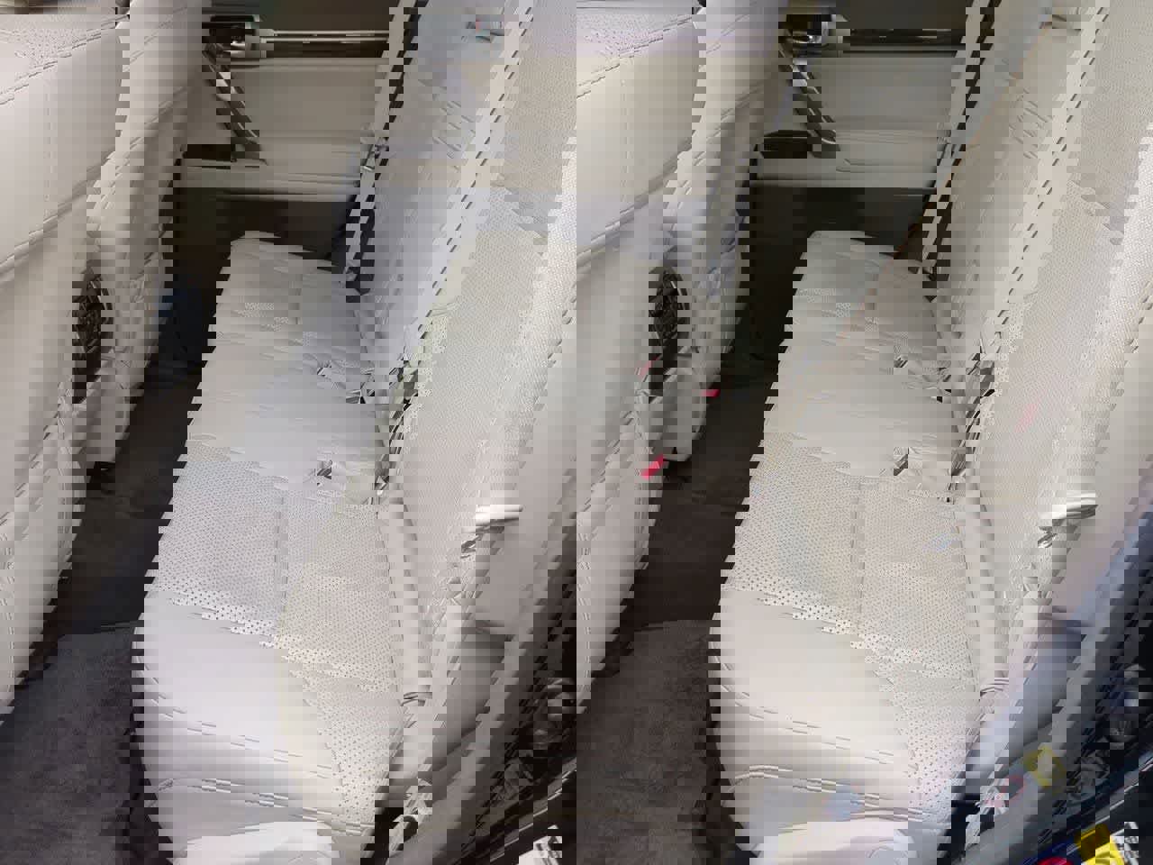 Used 2011 Lexus GX 460 w/ Comfort Plus Pkg image 19