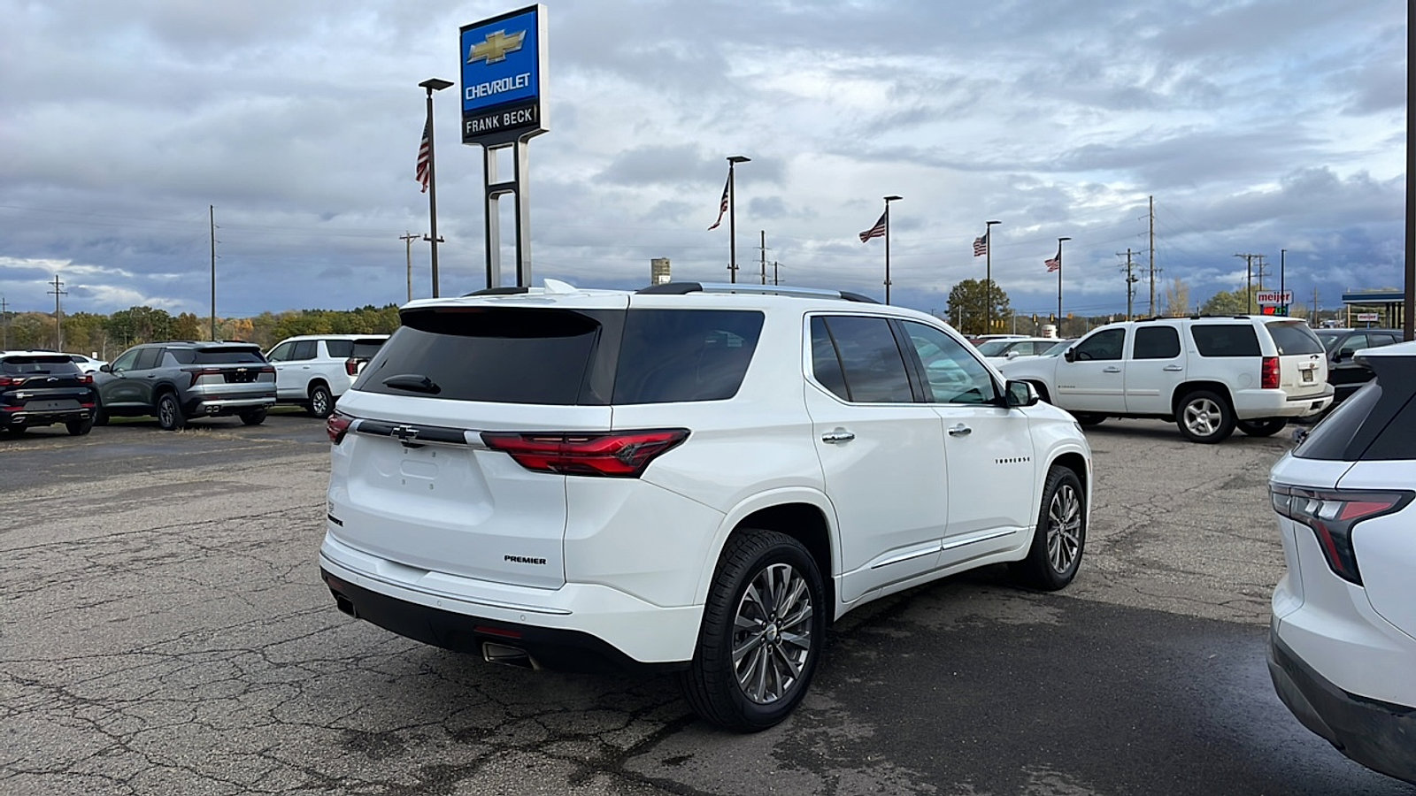 Used 2023 Chevrolet Traverse Premier image 4