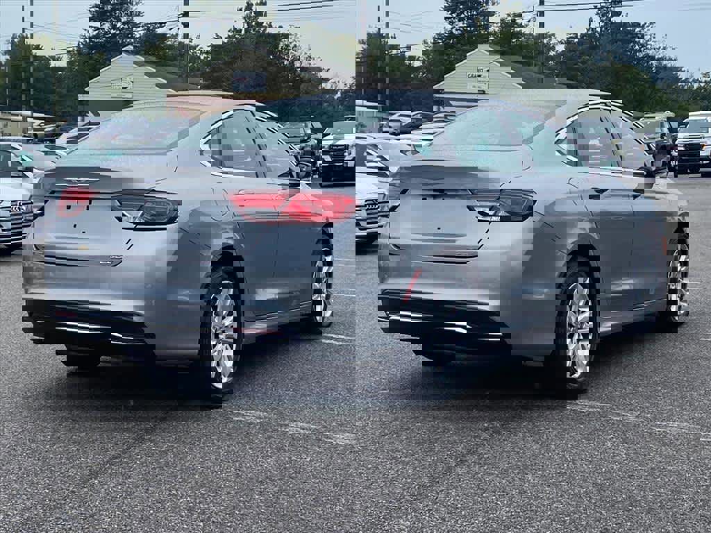 Used 2016 Chrysler 200 Limited image 5