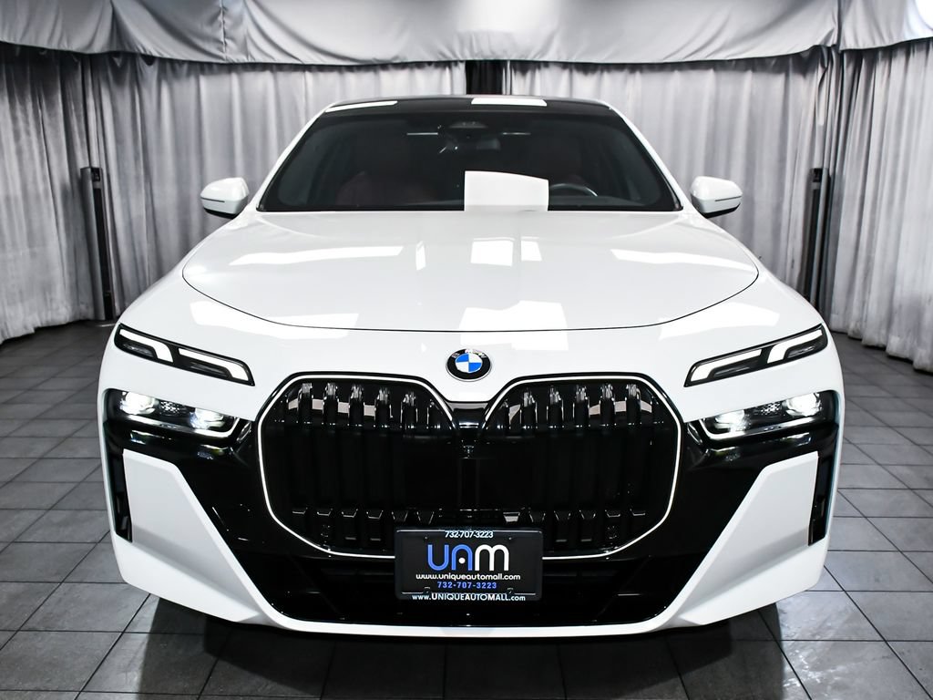 Used 2026 BMW 740i xDrive AWD/4WD image 2