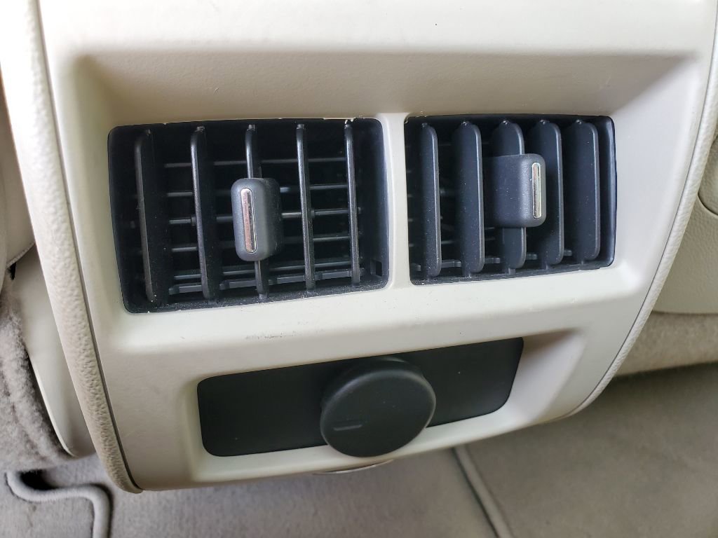 Used 2015 Cadillac SRX Performance w/ Driver Awareness Package image 29