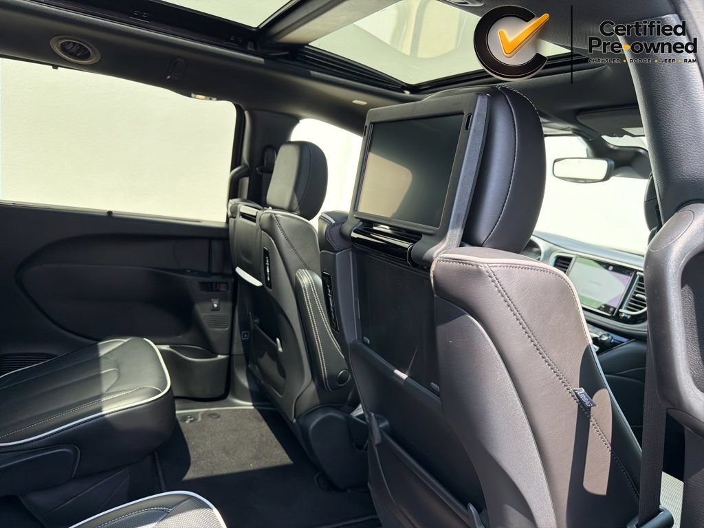 Certified 2023 Chrysler Pacifica Limited w/ Uconnect Theater Family Group AWD/4WD image 36