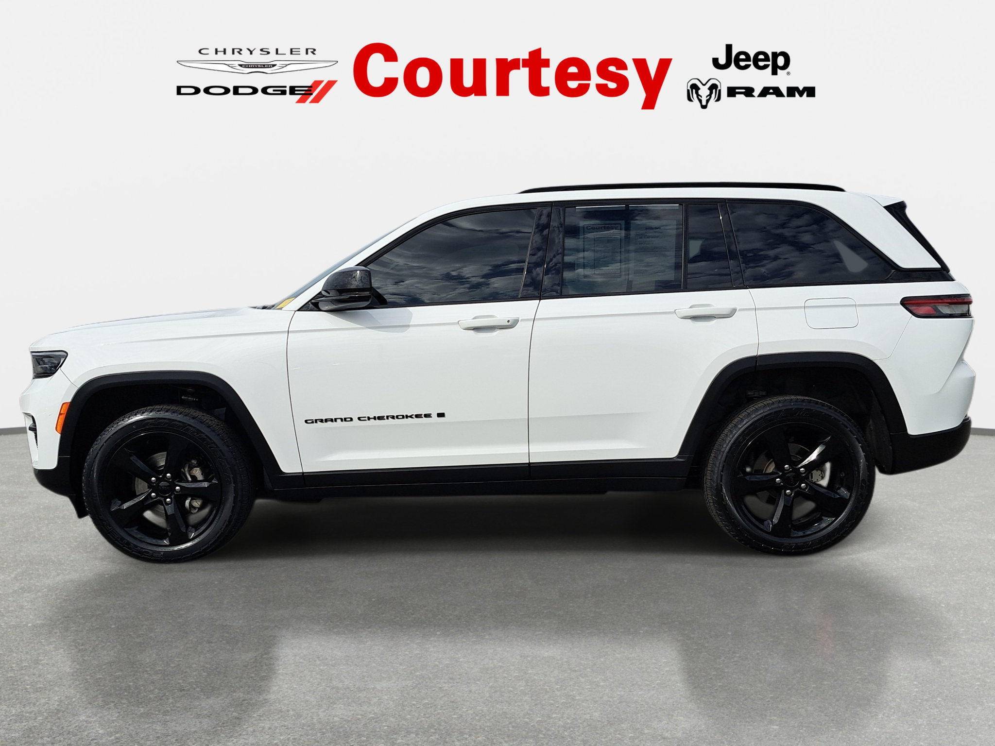 Certified 2024 Jeep Grand Cherokee Altitude AWD/4WD image 6