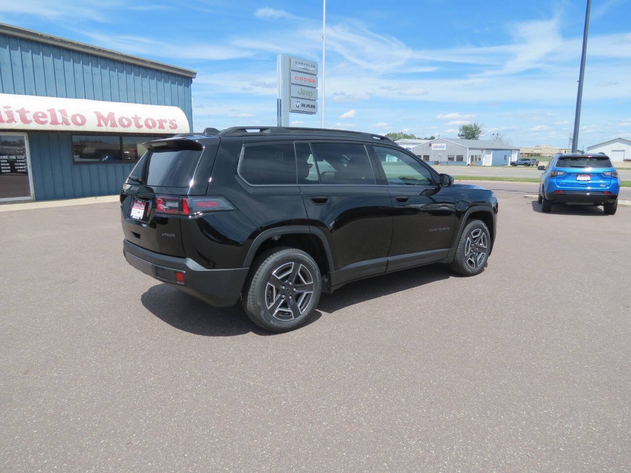 New 2026 Jeep Cherokee Laredo AWD/4WD image 4