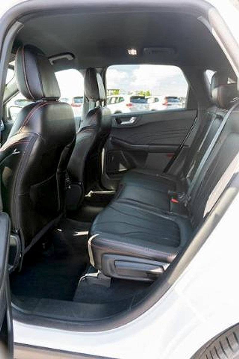 Used 2026 Ford Escape ST-Line Elite w/ Premium Technology Package AWD/4WD image 11