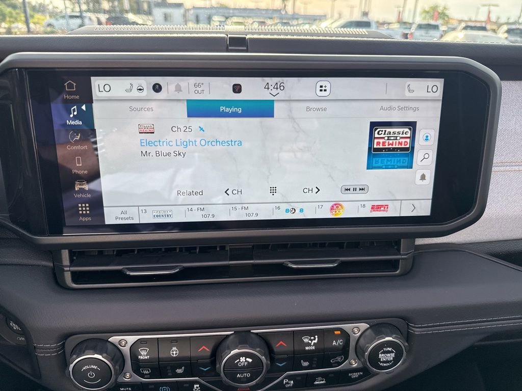 Certified 2025 Jeep Wrangler Unlimited Sahara w/ Safety Group image 23