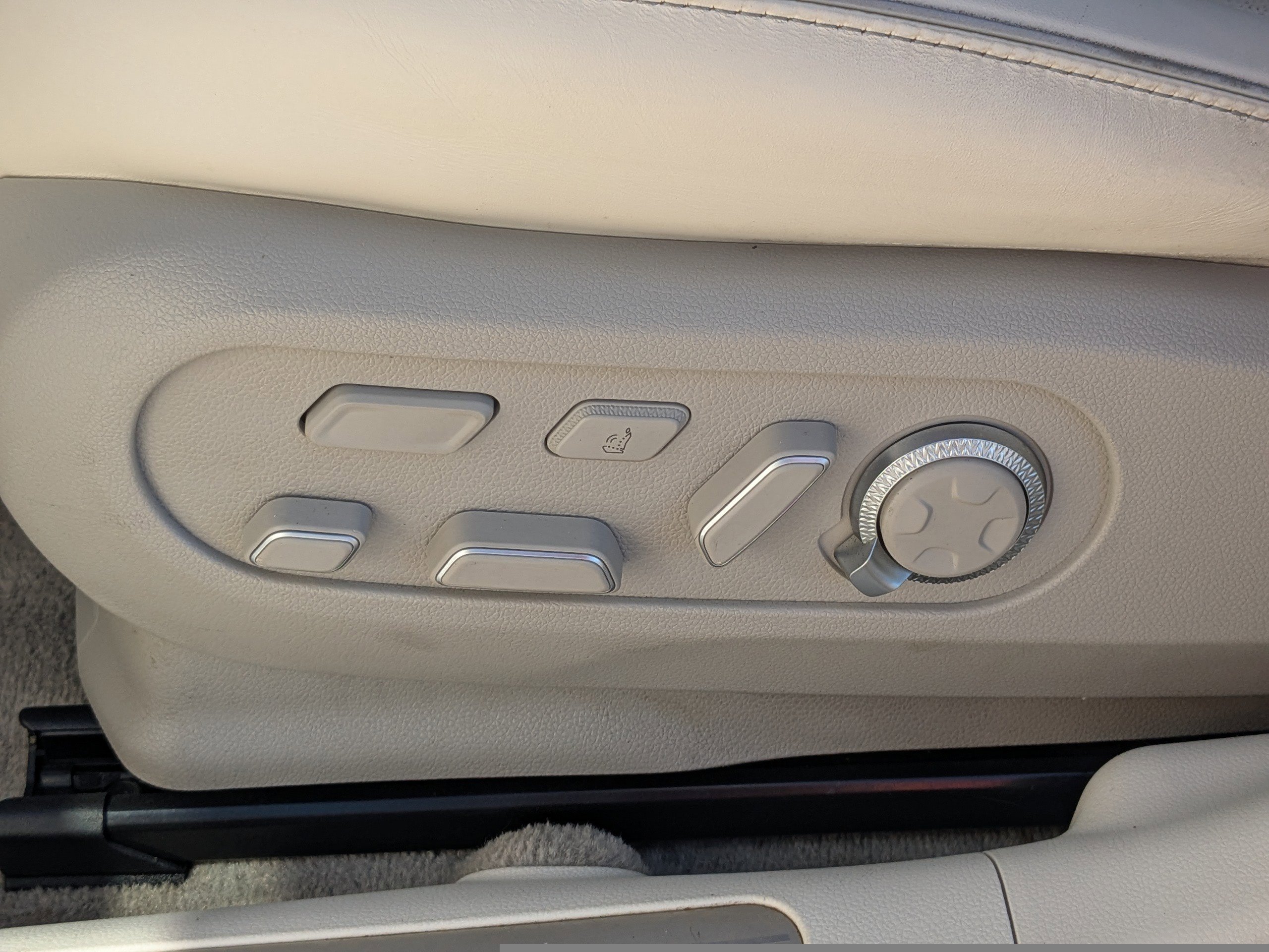 Used 2023 Genesis GV60 Performance image 23