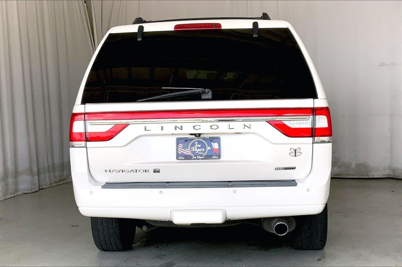 Used 2015 Lincoln Navigator L 2WD image 4