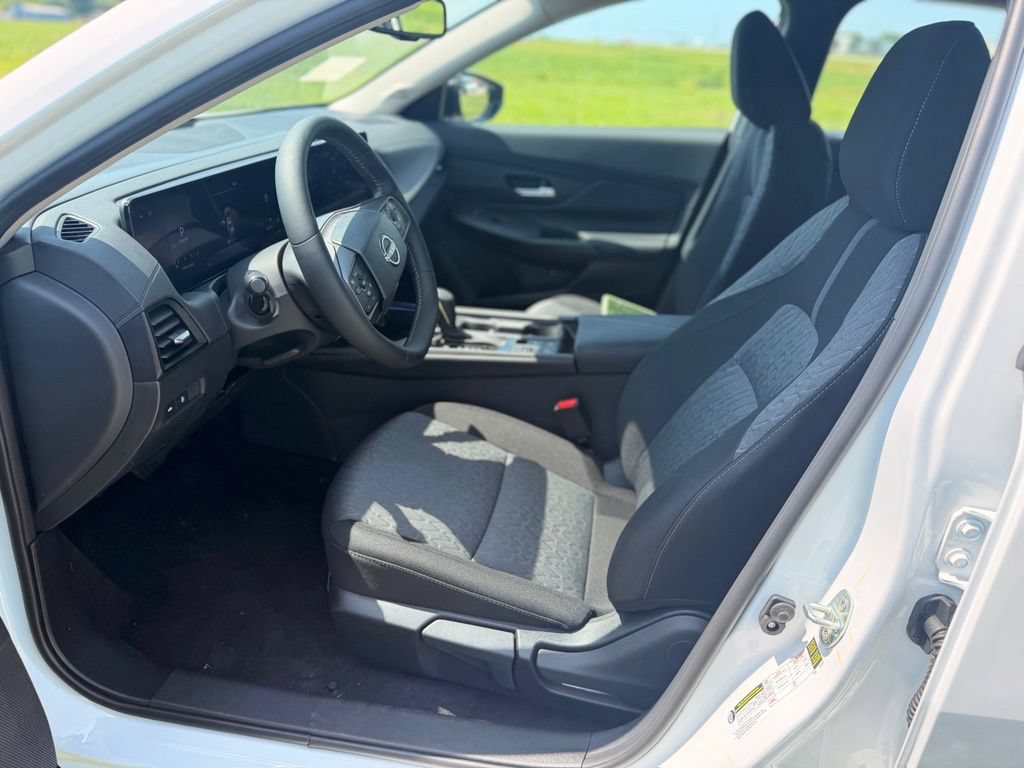 New 2026 Nissan Sentra SV w/ SV Convenience Package FWD image 9