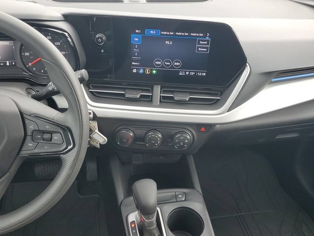 Certified 2025 Chevrolet Trax LS FWD image 12