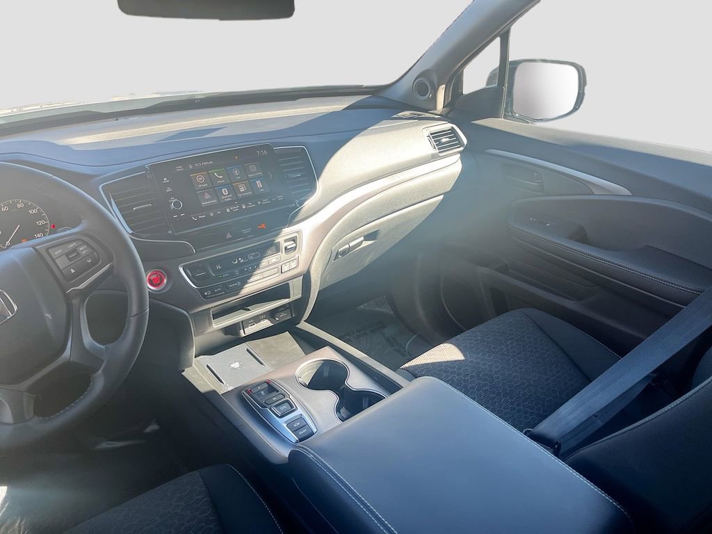 Used 2025 Honda Ridgeline Sport image 22