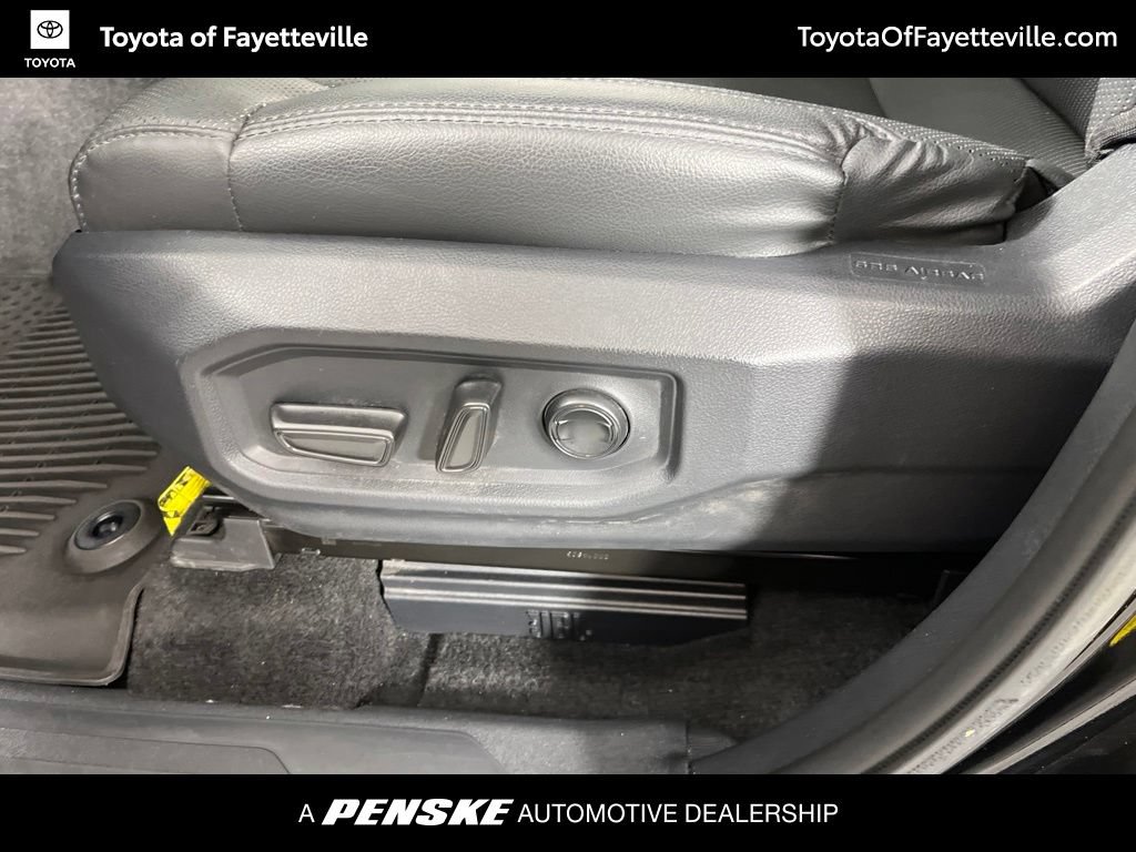 Used 2024 Toyota Tundra Limited AWD/4WD image 24