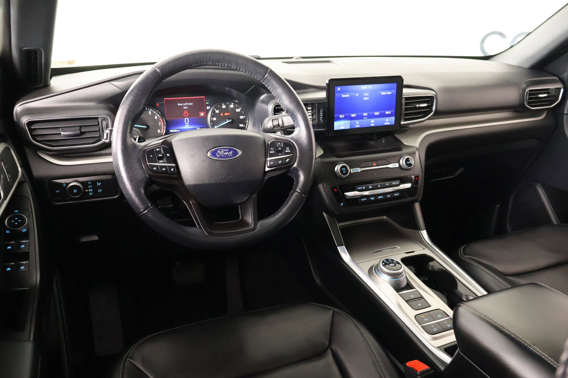 Used 2020 Ford Explorer XLT w/ Equipment Group 202A RWD image 2