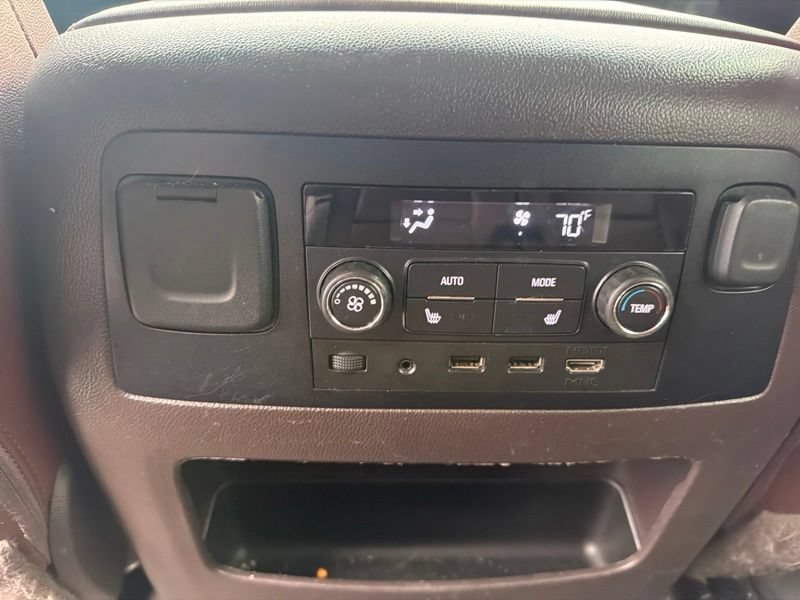 Used 2018 Chevrolet Suburban Premier w/ RST Edition AWD/4WD image 13