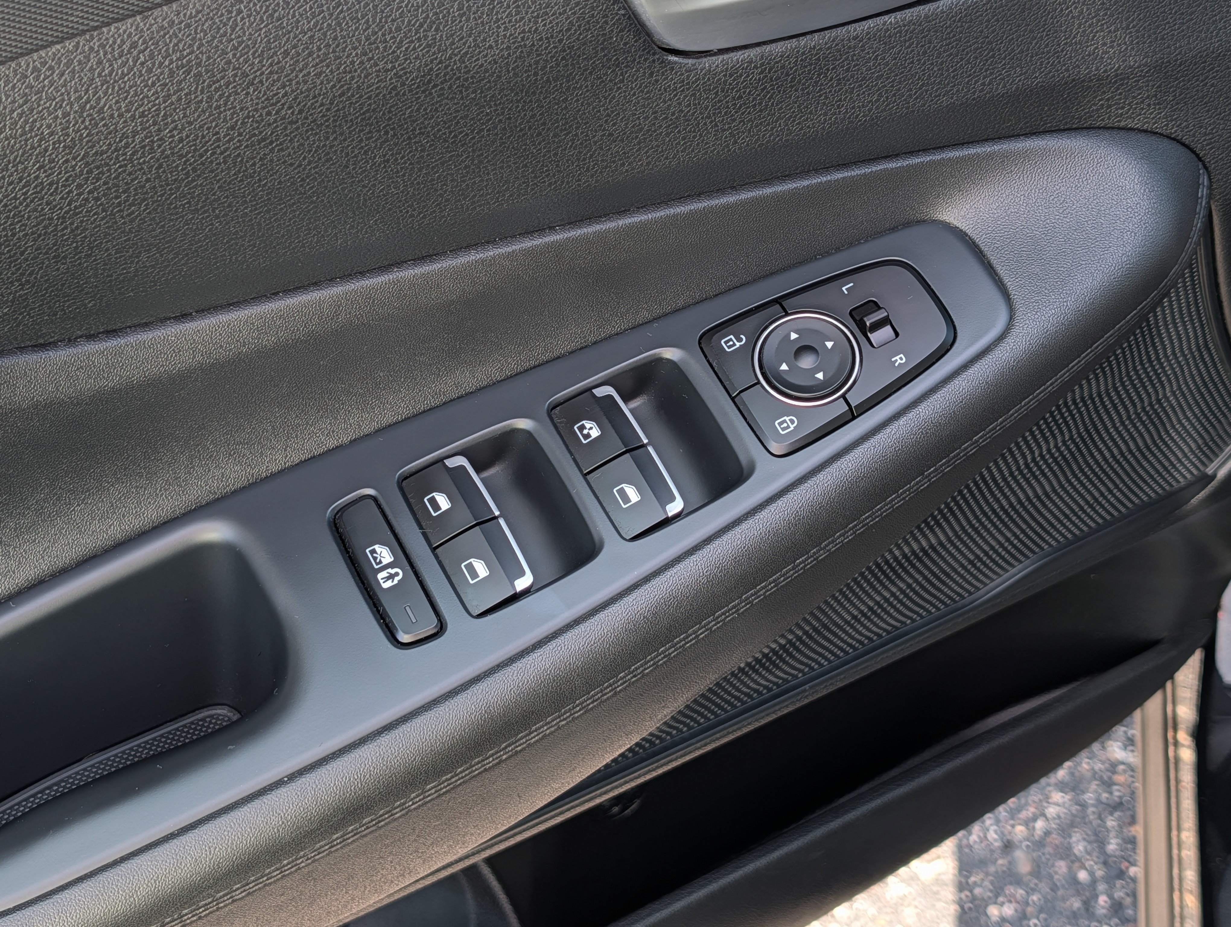 Used 2022 Hyundai Santa Fe SE FWD image 19