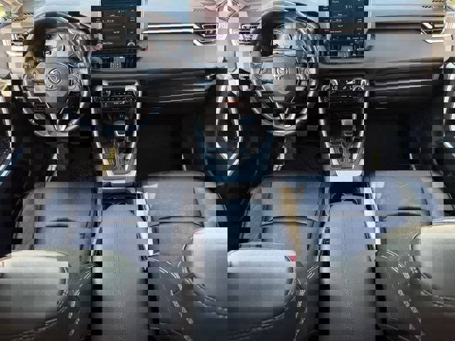 Used 2019 Toyota RAV4 XLE Premium image 11