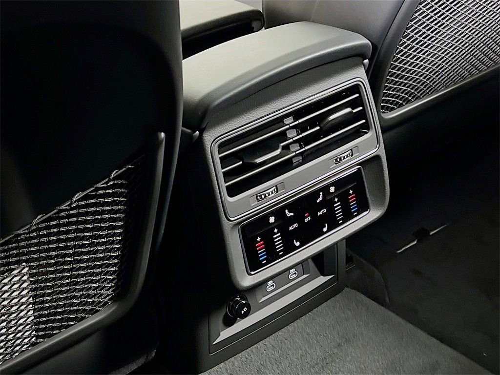 New 2026 Audi SQ8 Prestige image 24