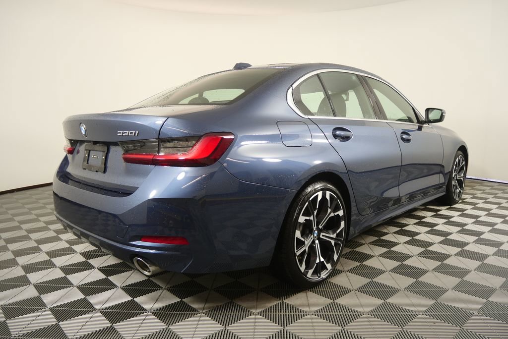 Certified 2025 BMW 330i Sedan image 3