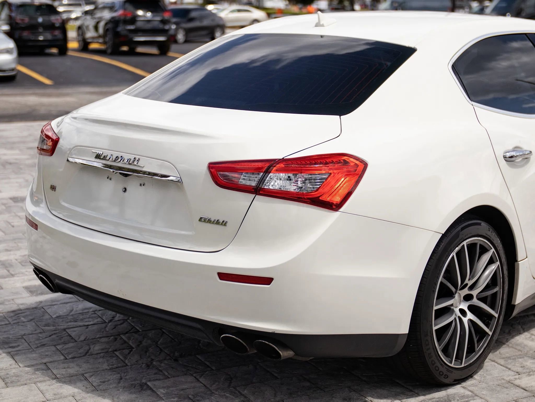 Used 2014 Maserati Ghibli S Q4 AWD/4WD image 15