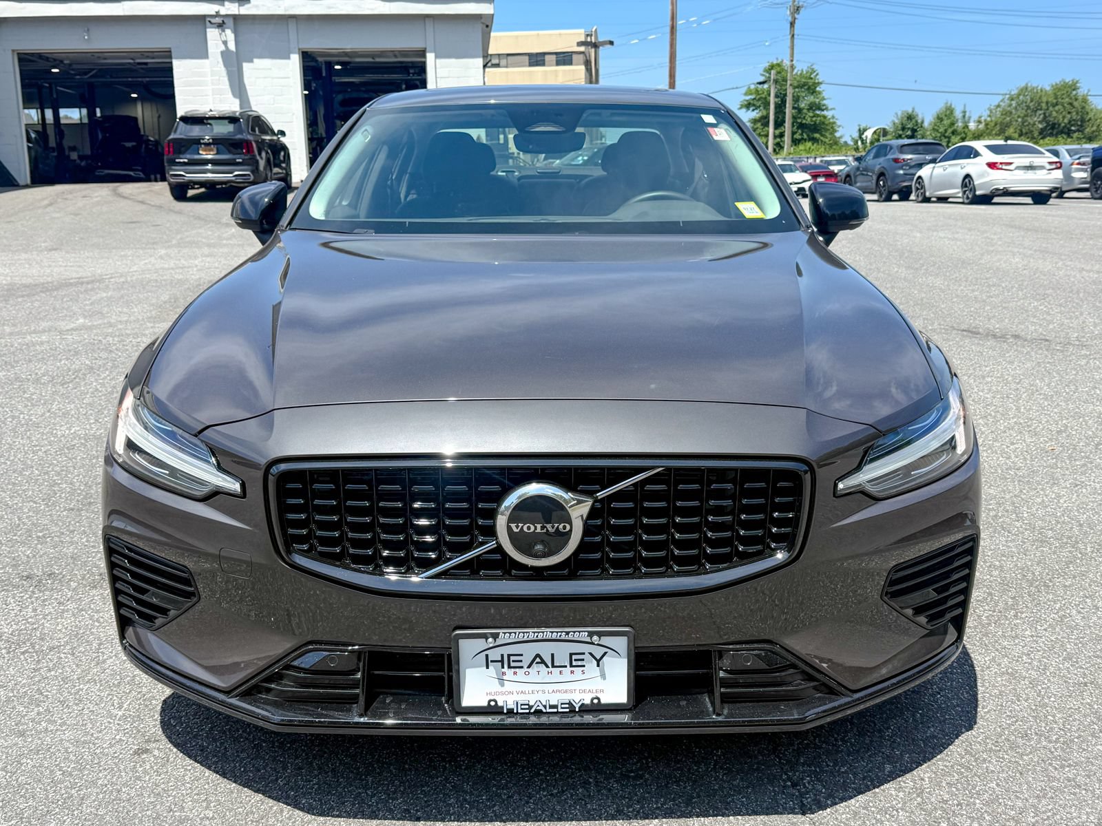 Used 2023 Volvo S60 T8 Plus AWD/4WD image 2
