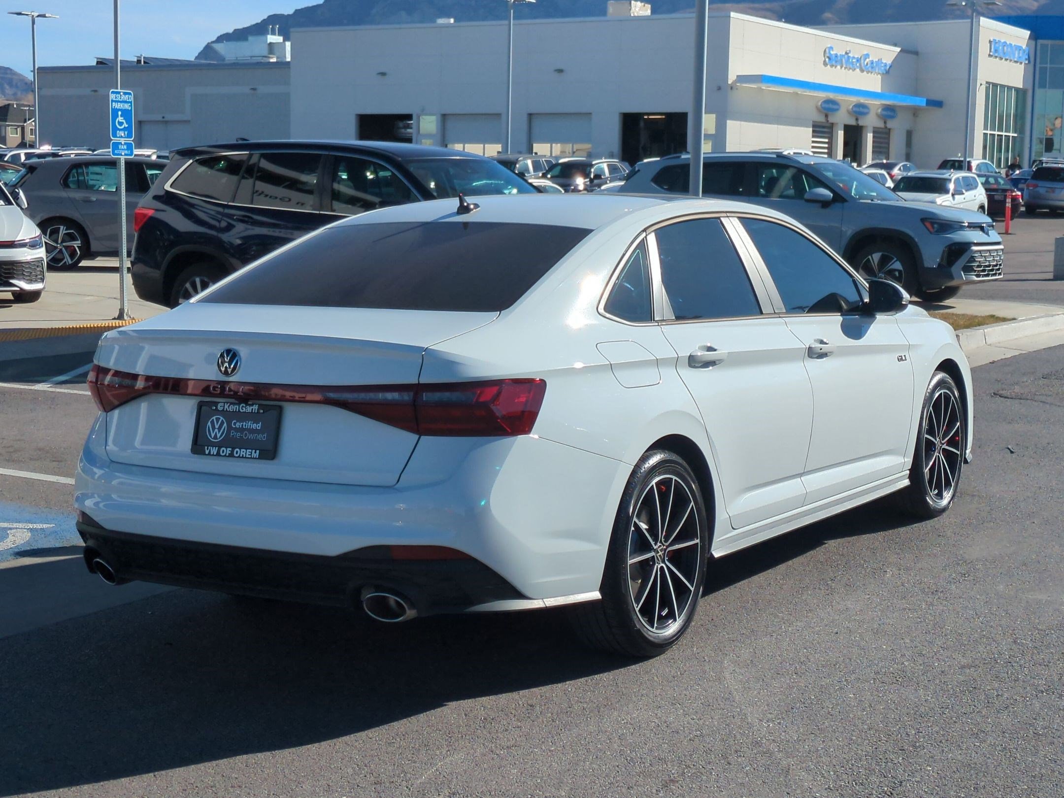 Used 2025 Volkswagen Jetta GLI Autobahn image 3