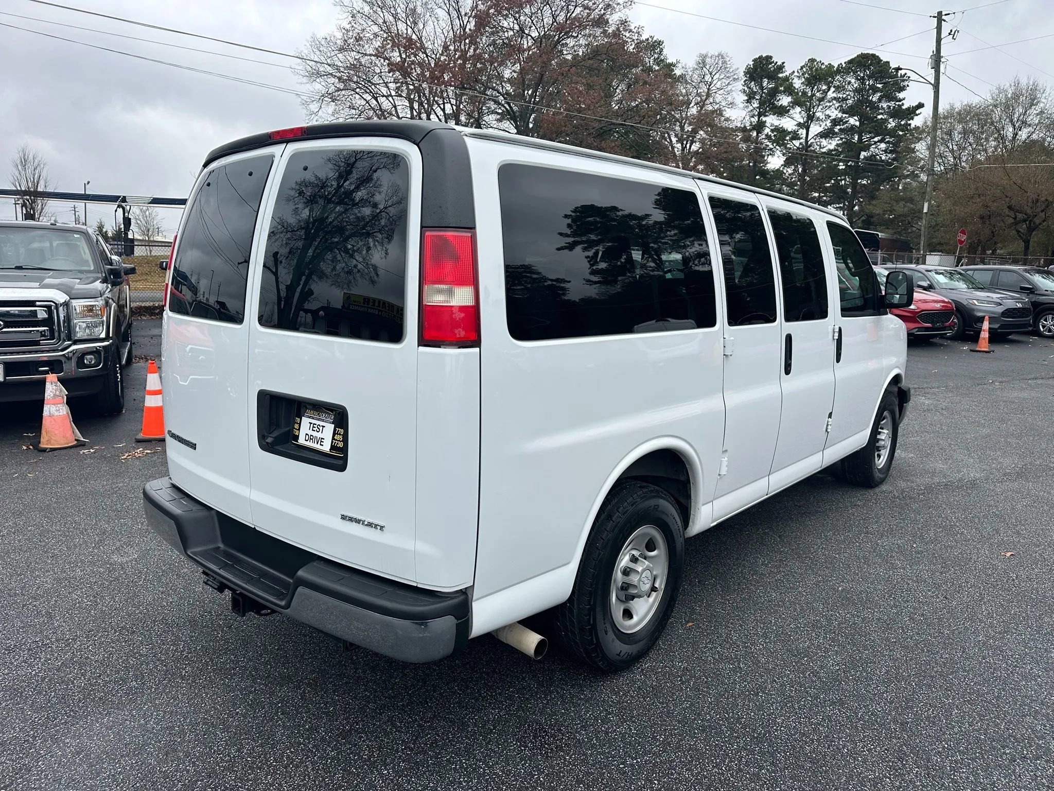 Used 2017 Chevrolet Express 2500 LS image 4
