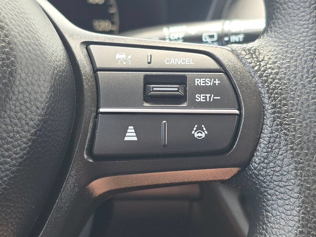 Certified 2025 Honda HR-V LX image 30
