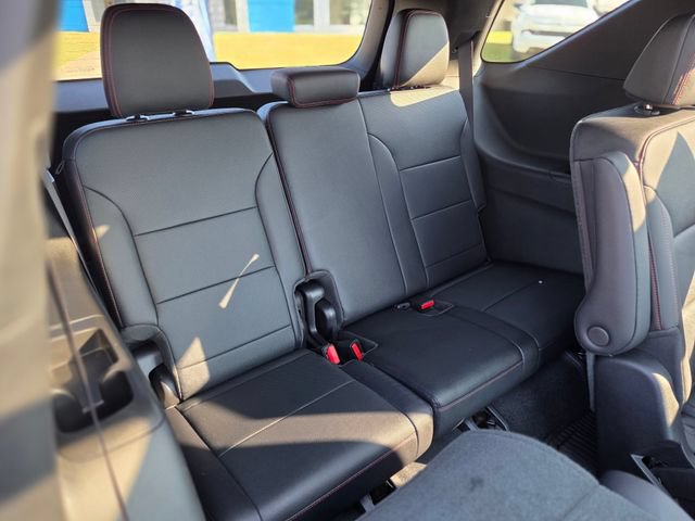 Used 2026 Chevrolet Traverse Z71 w/ LPO, Floor Liner Package AWD/4WD image 44
