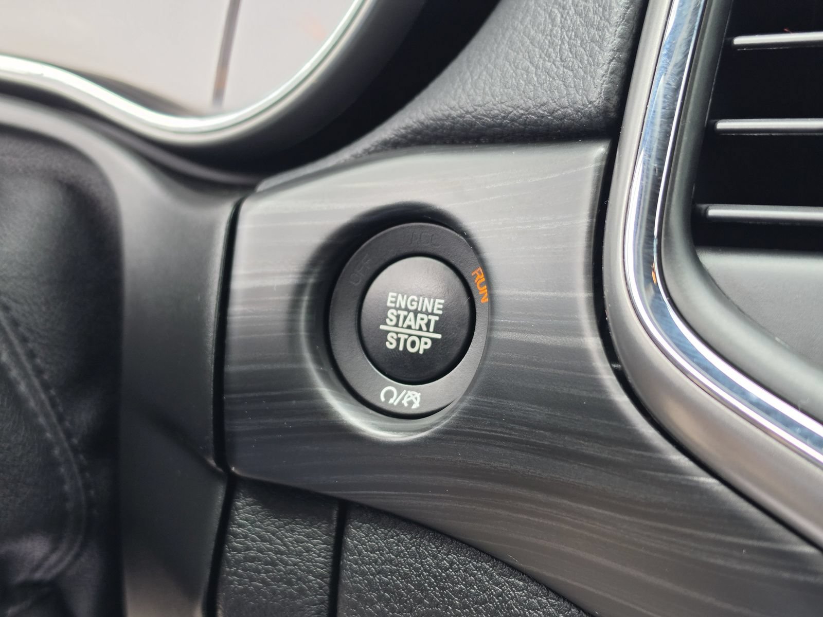 Used 2021 Jeep Grand Cherokee Laredo RWD image 31