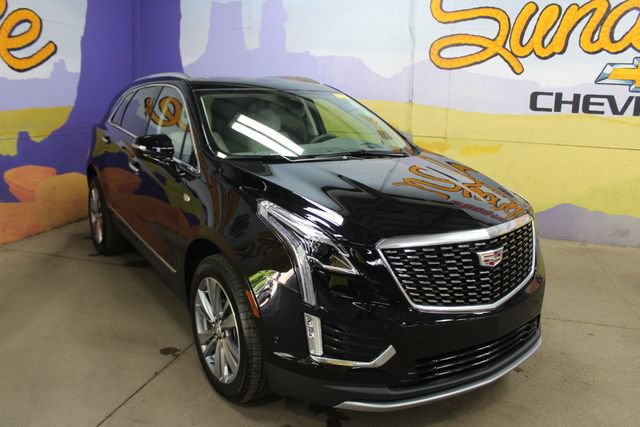 Used 2025 Cadillac XT5 Premium Luxury w/ Technology Package AWD/4WD image 2